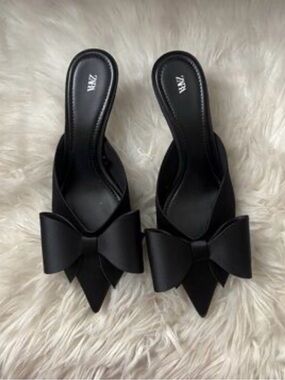 🔥🔥ZARA Black Bow Pointed Mule - Women's Slide Heels